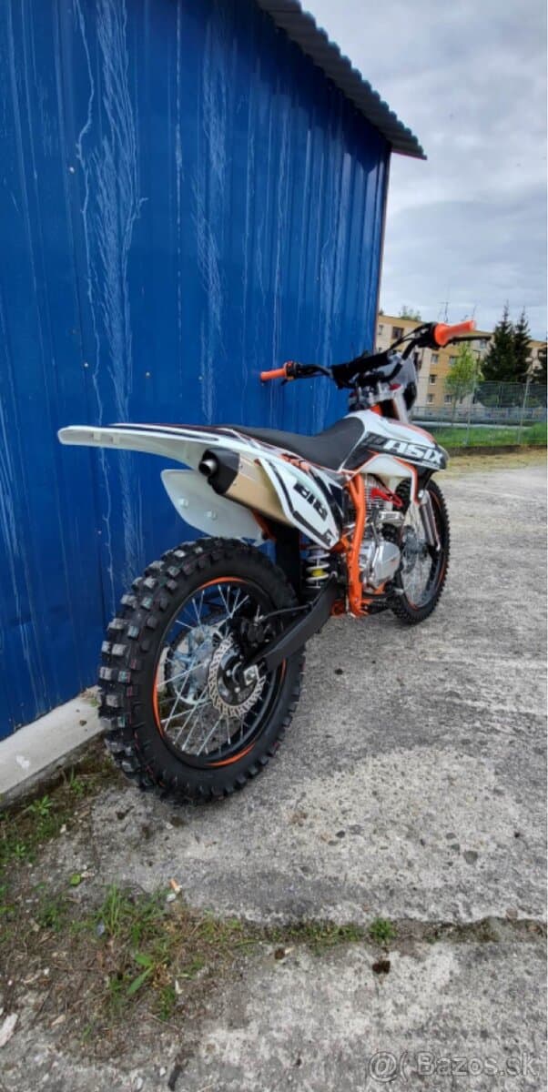 Nové Enduro ASIX XB-88 250cc model 2025