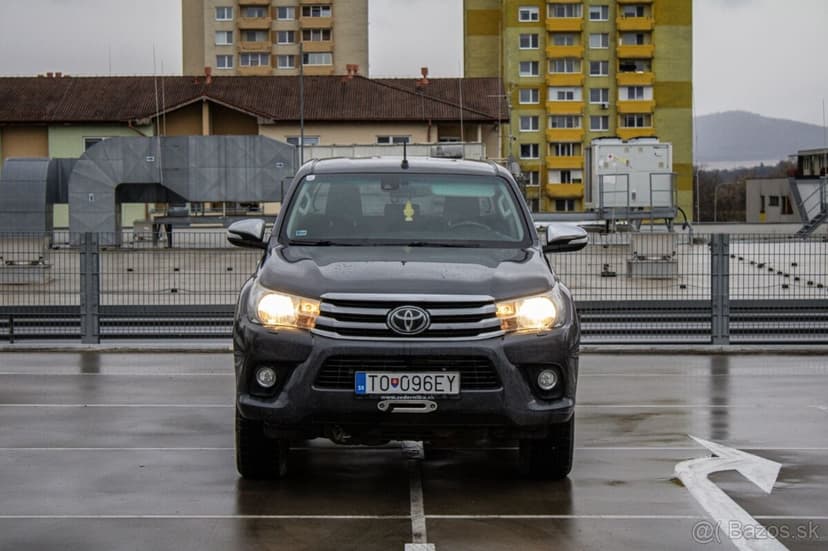 Toyota Hilux 2.4 D-4D Active A/T | 4x4 |
