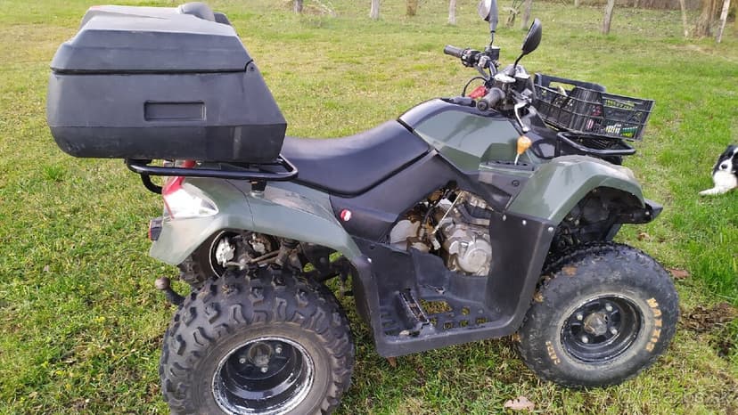 Predám štvorkolku Kymco MXU 300