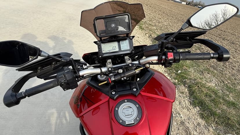 Prodám Yamaha mt 09 tracer r.v 2015