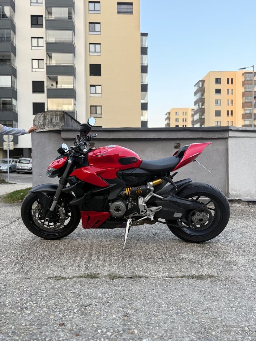Ducati Streetfighter V2
