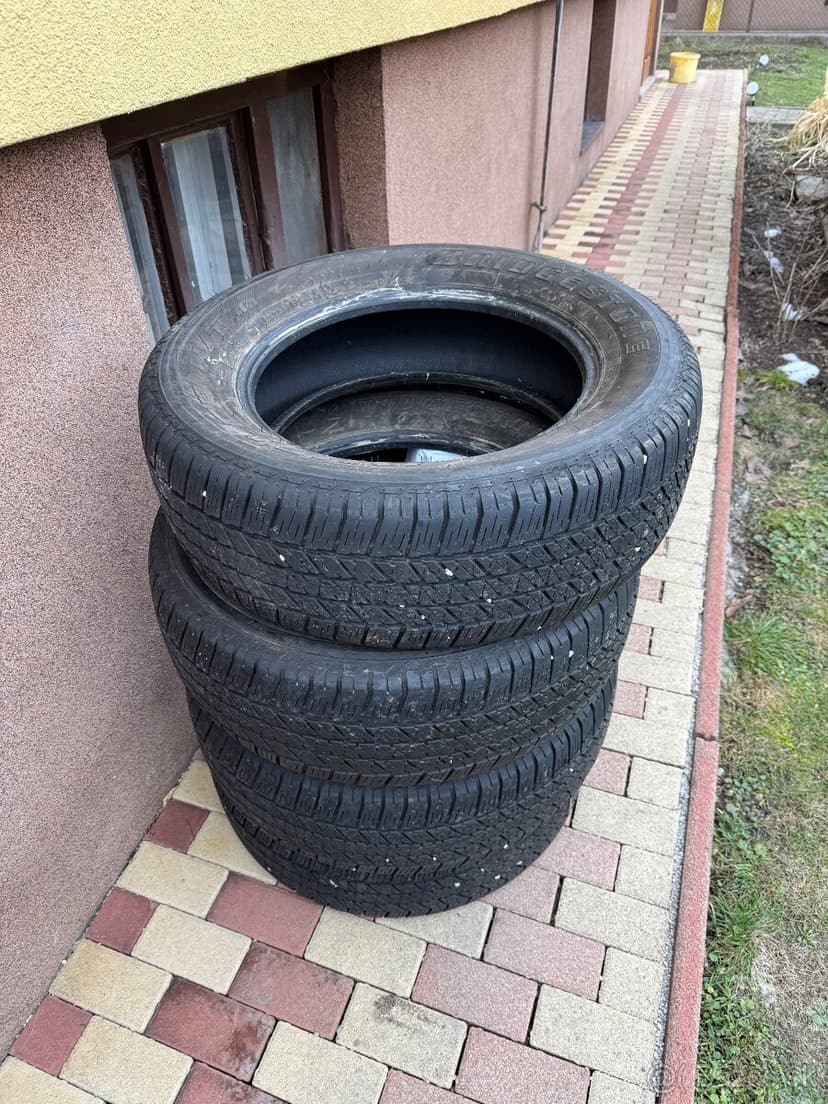 Predam Zanovne BRIDGESTONE 265/60 R 18 DUELER H/T D684II