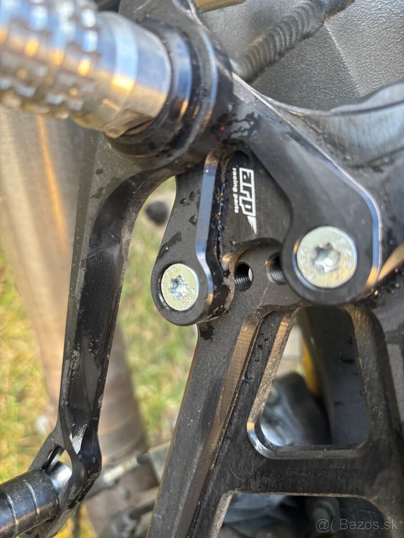 Prepakovani a riditka ARP na Yamaha R1 02-03 Rn09