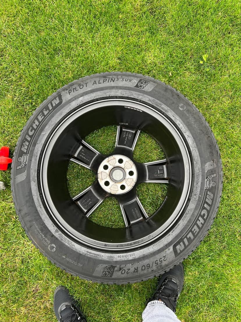 NOVA ZIMNA SADA LAND ROVER DEFEDENDER R20 255/60/20.MICHELIN