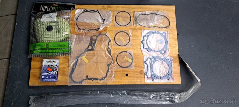 Predam nahradne diely na yamaha yzf 450, rok 2017