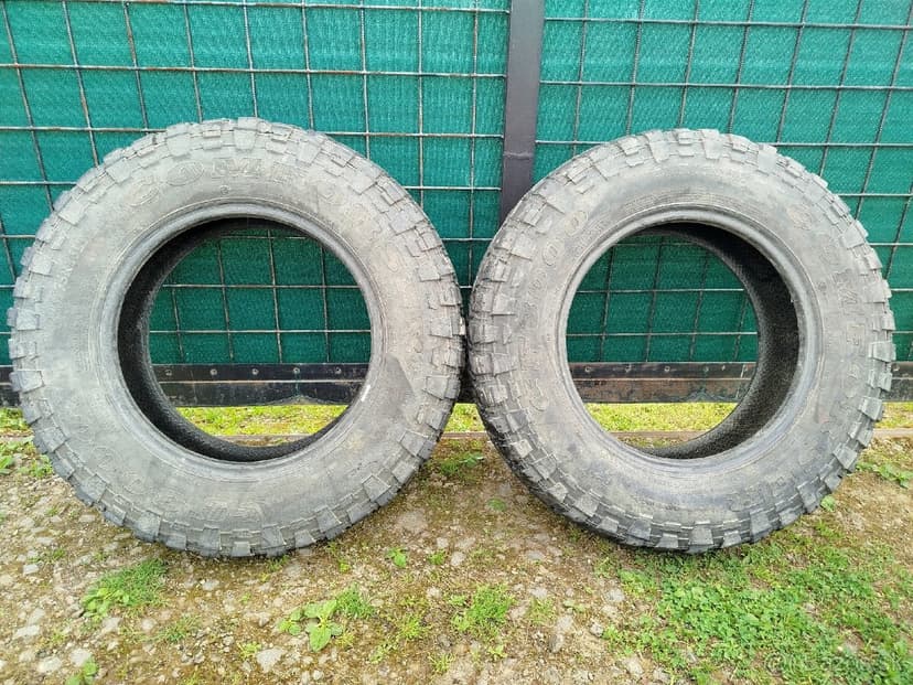 Pneu 225/75 R16