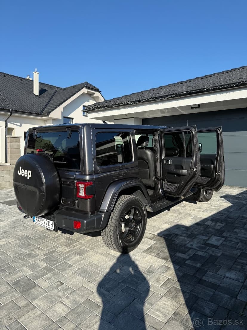 Jeep Wrangler Sahara