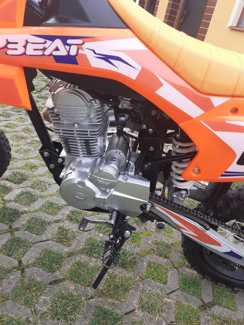 Predám Enduro zn.UpBeat obsah 250cm3