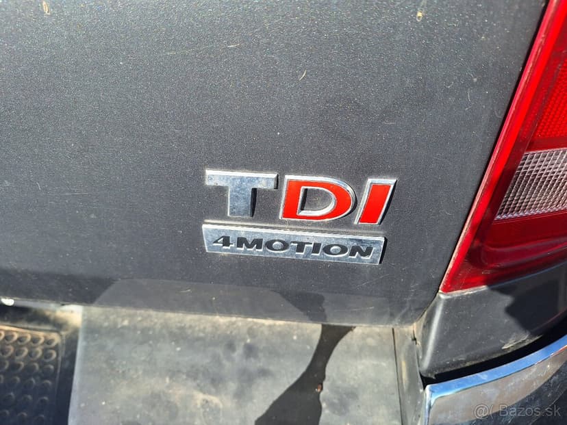 VW AMAROK 2,0 DIESEL 4X4 ŤAŽNÉ KLÍMA 120KW