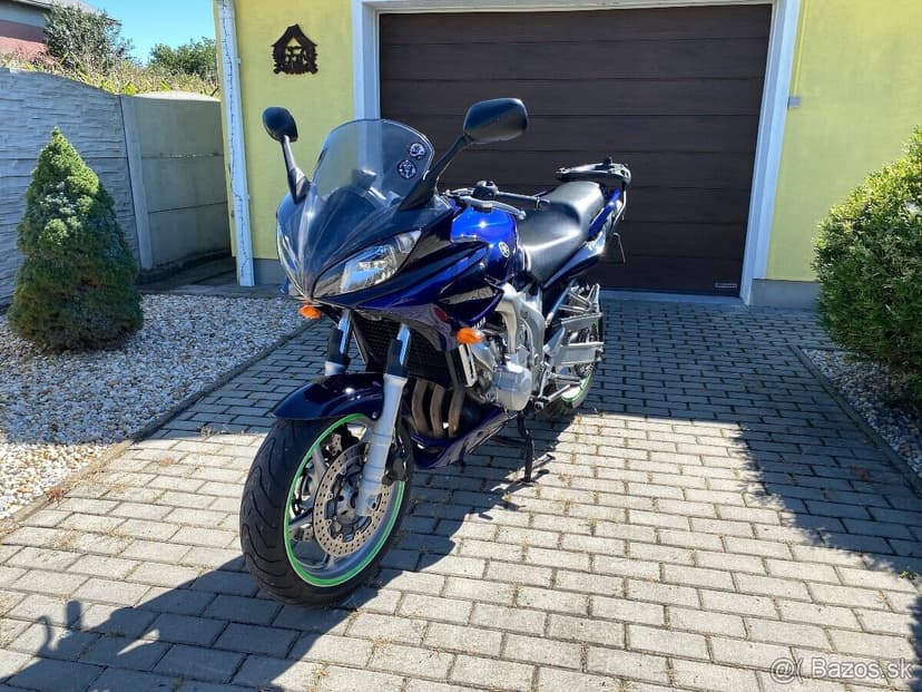 YAMAHA FZ6 FAZER 600 2004