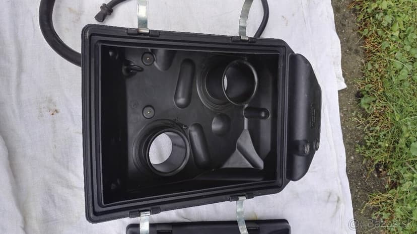 Vzduch.sanie a olejový dychač Ducati Monster 695