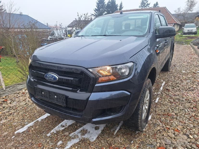 FORD RANGER 2,2 DIESEL 4X4 ROK 2018 KLÍMA ŤAŽNÉ