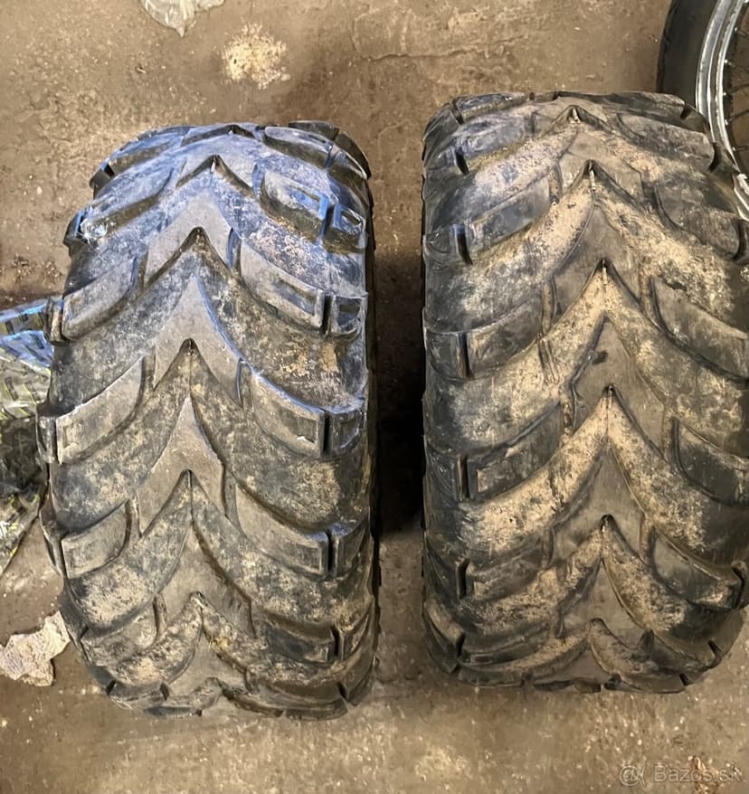 Pneumatiky na stvorkolku 2x 25x10-12