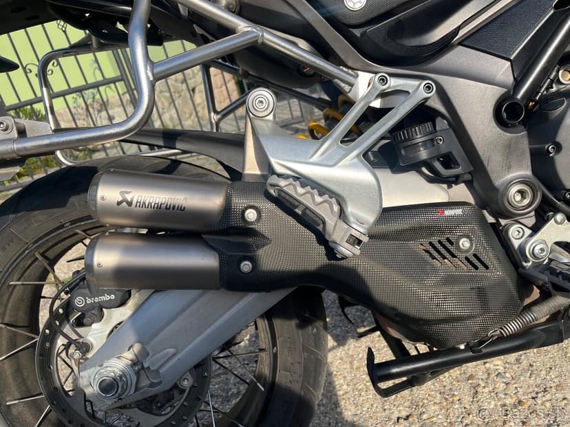 Vymením alebo predám Ducati výfuk akrapovic