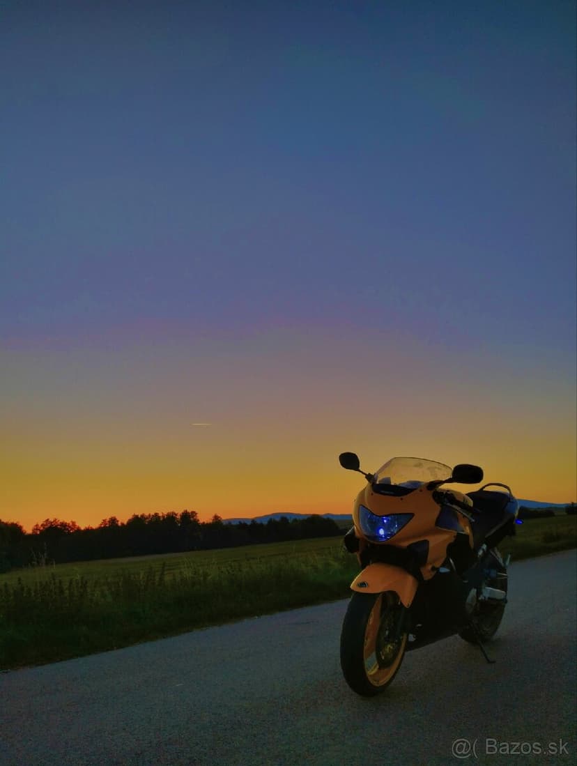 Honda CBR600 F4 (2000) – plne dokončený projekt / bez TP