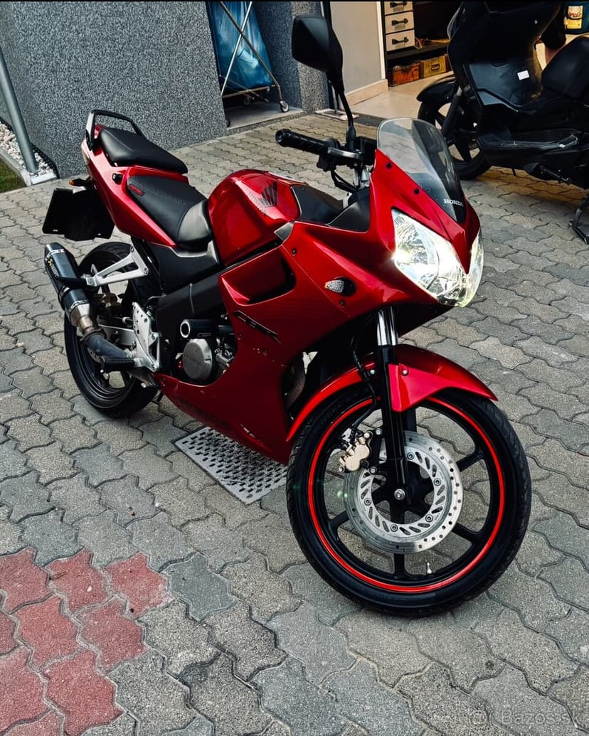 Honda cbr125r