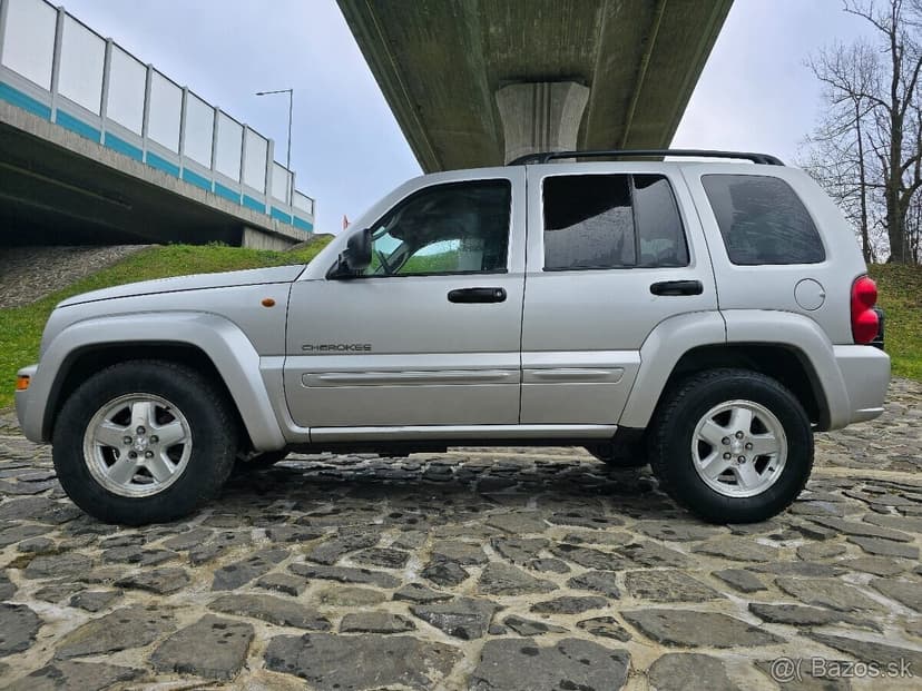 Jeep Cherokee 2,8CRD /110kw A/T //BEZ KOROZIE // gar.km