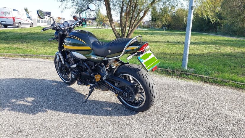 Kawasaki Z900RS, r.v. 2020 + vela doplnkov