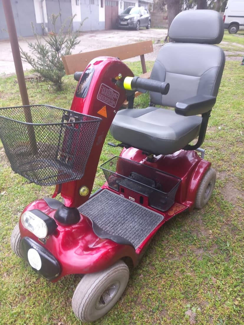 Predám Elektrický invalidný vozík, skouter, moped.Top stavu