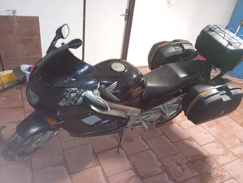 Honda VFR 750, r. 1995 – spoľahlivá klasika
