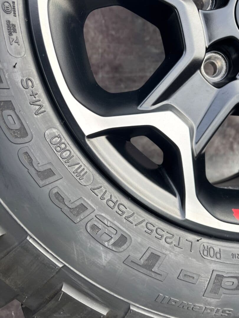 Originální alu kola Jeep 255/75/17