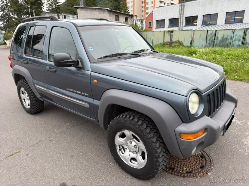 Jeep Cherokee 2,4 benzín BEZ KOROZIE 4x4