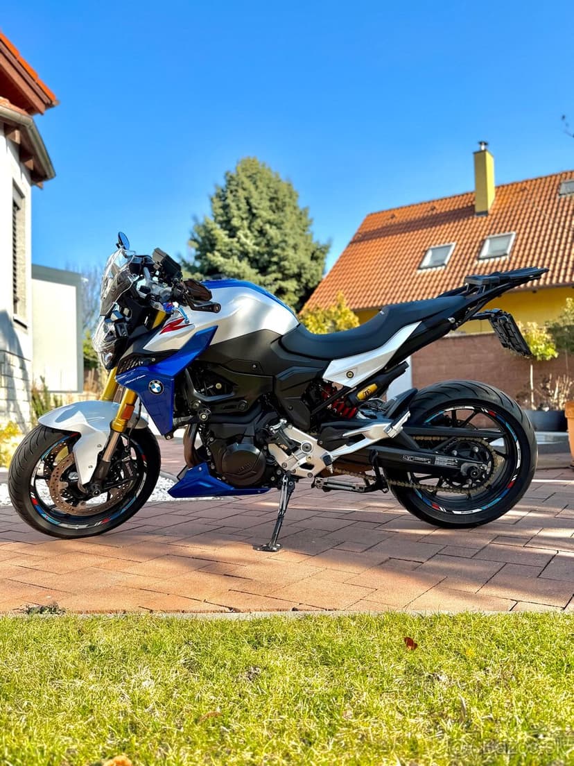 BMW F900R