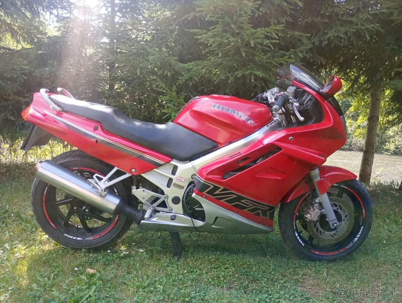 HONDA VFR 750 RC36 DOVOZ NA PRIHLASENIE