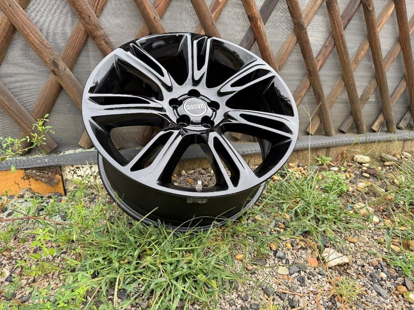 Predám originálne disky Range Rover Velar 20”