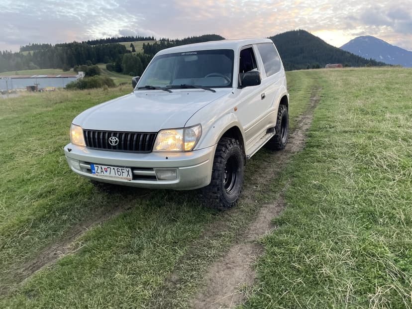 Toyota Land Cruiser 90