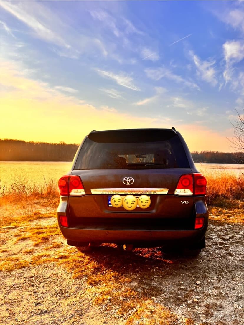 Toyota Land Cruiser 200