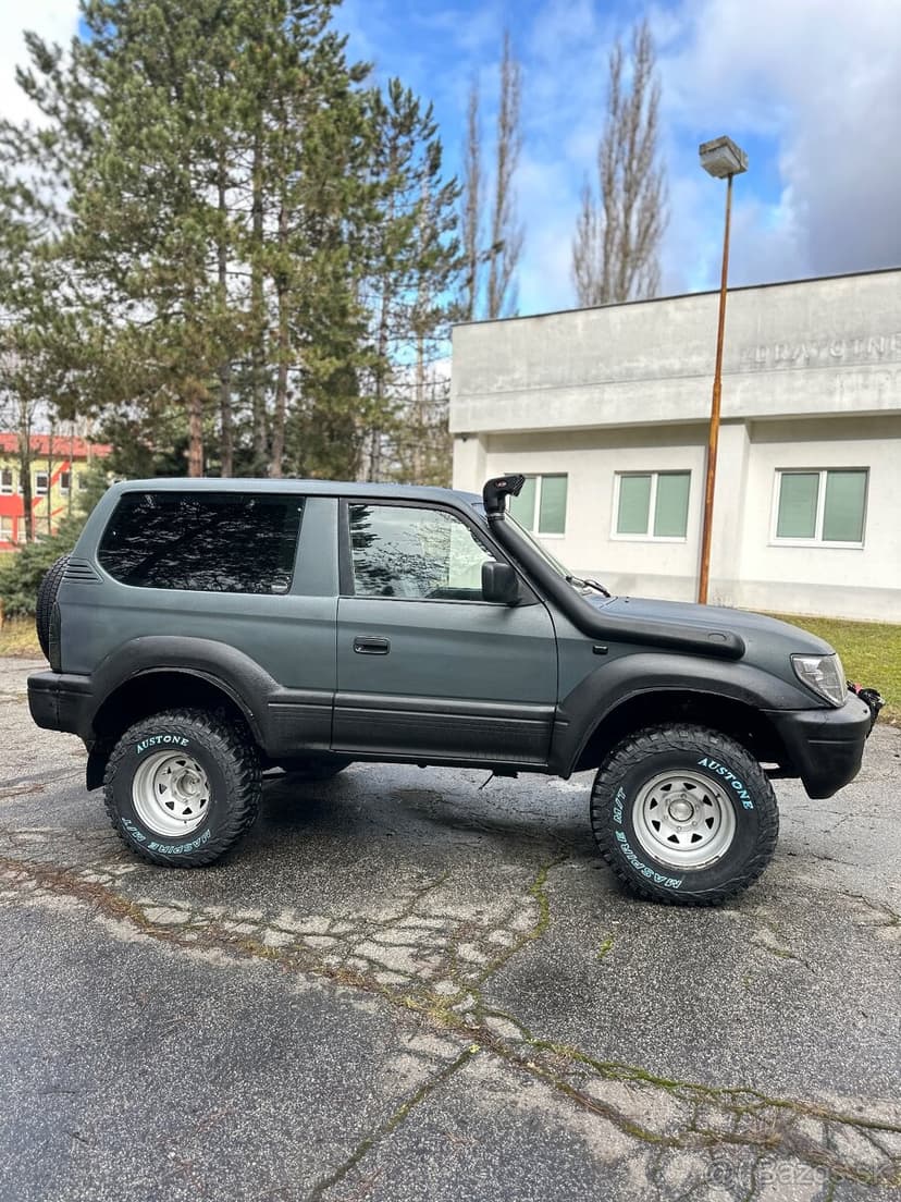 Toyota Land Cruiser 90