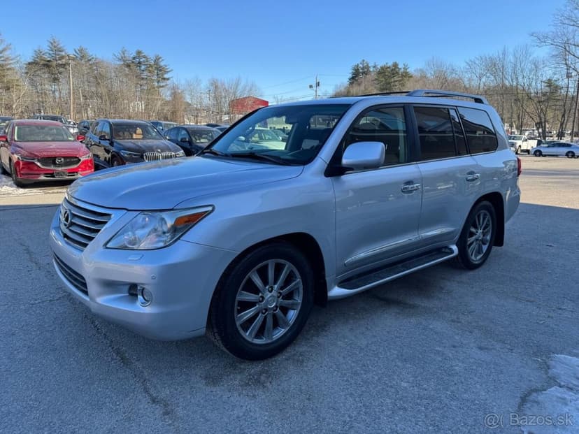 2011 LEXUS LX570 - 8 miest