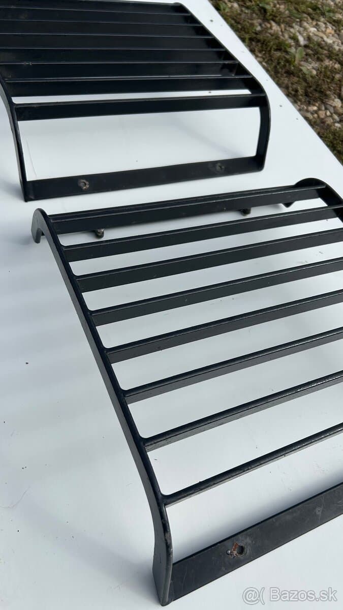 Land Rover Defender Mriezky Svetiel