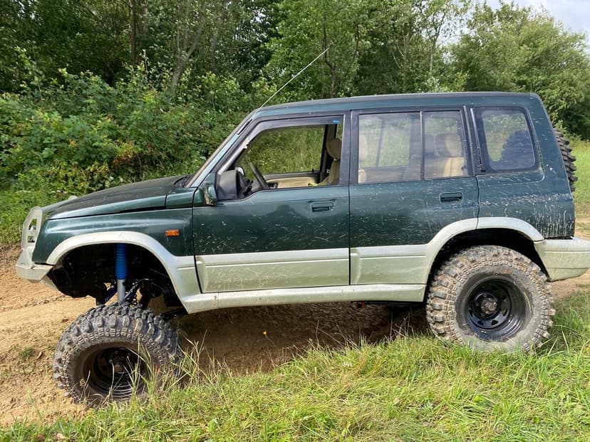 Suzuki Vitara V6 2.0.