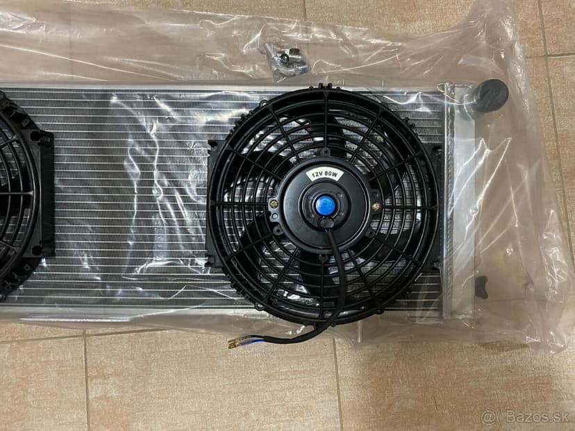 CELOHLINIKOVÝ SPORTOVNÍ CHLADIČ JEEP CHEROKEE XJ 4.0 A 2.5