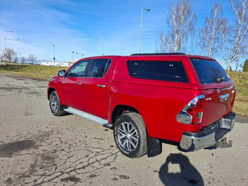 Toyota hilux 2,4 d4d automat 3/2018 max výbava