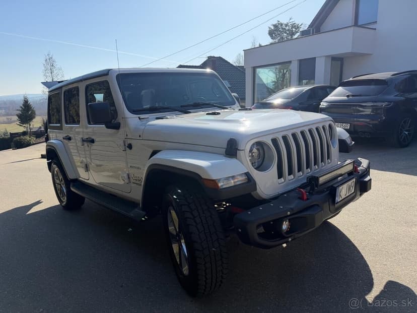 Jeep Wrangler SAHARA 2.0 Benzín Automat 4x4 Full SERVIS