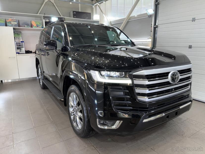 Toyota Land Cruiser 70th ANNIVERSARY