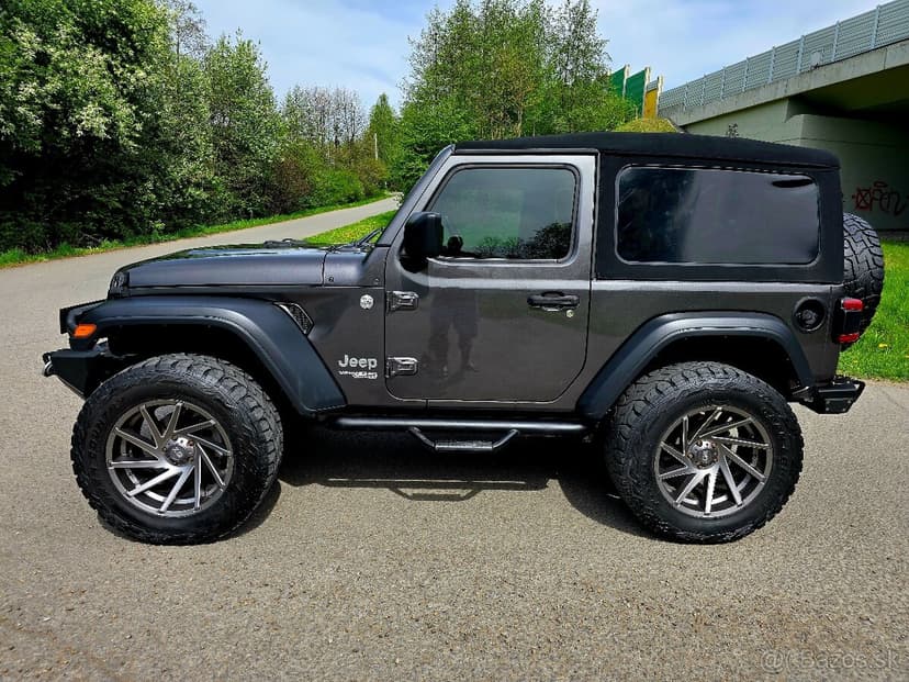 Jeep Wrangler Sport JL, 35" Pneu, 3,6 V6, DPH, NEBOURANÉ