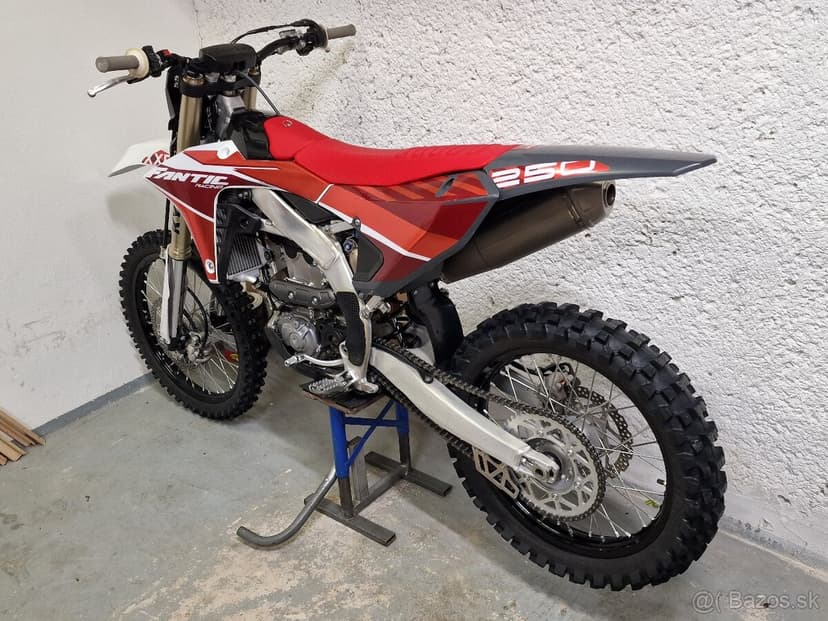 Yamaha yz250f 2025 ( Fantic XXF 250 )