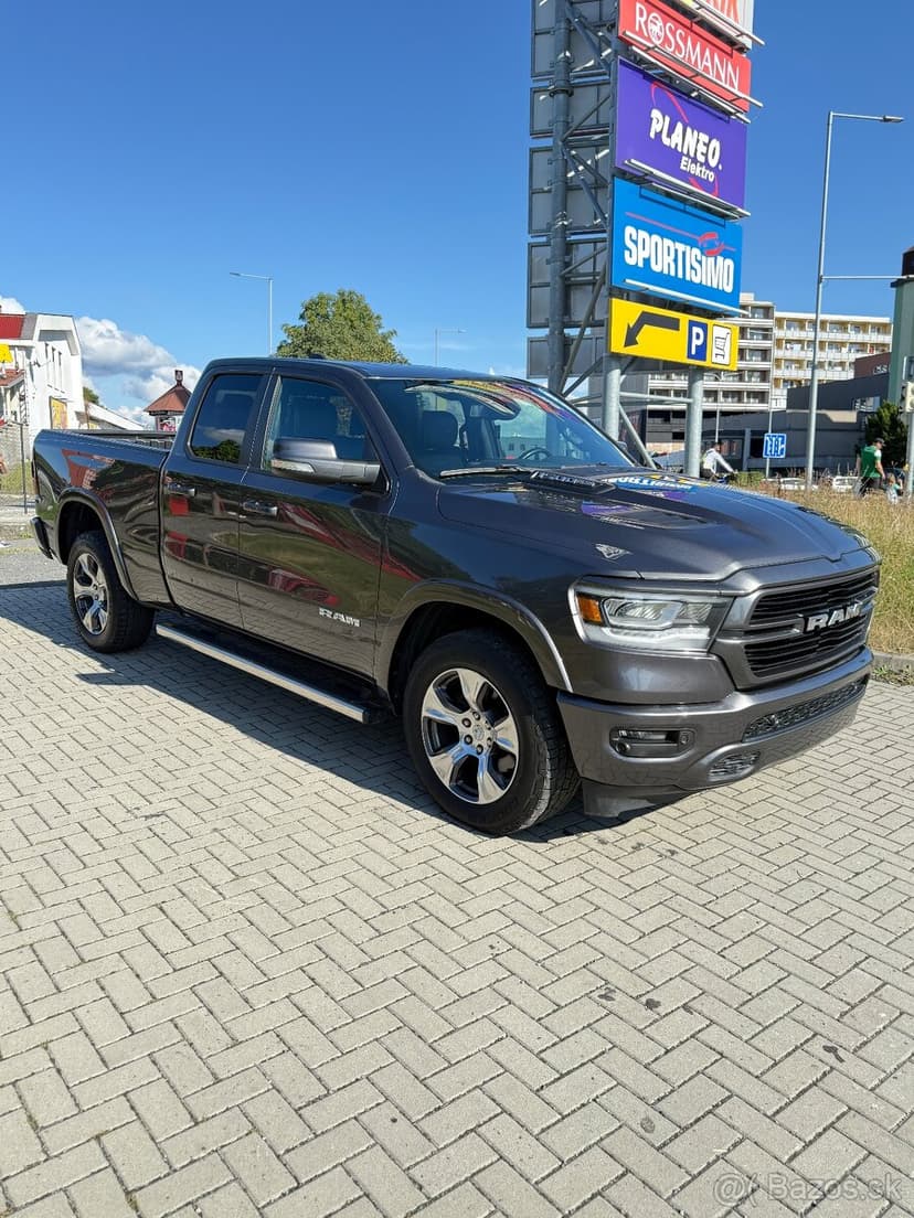 Dodge RAM 1500 5.7 V8 HEMI, 2019, Laramie, kůže , 96.000km