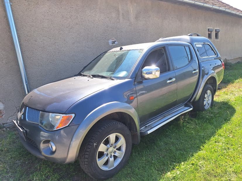 MITSUBISHI L200 4X4 NOVÁ STK EK 2027 KLÍMA ŤAŽNÉ