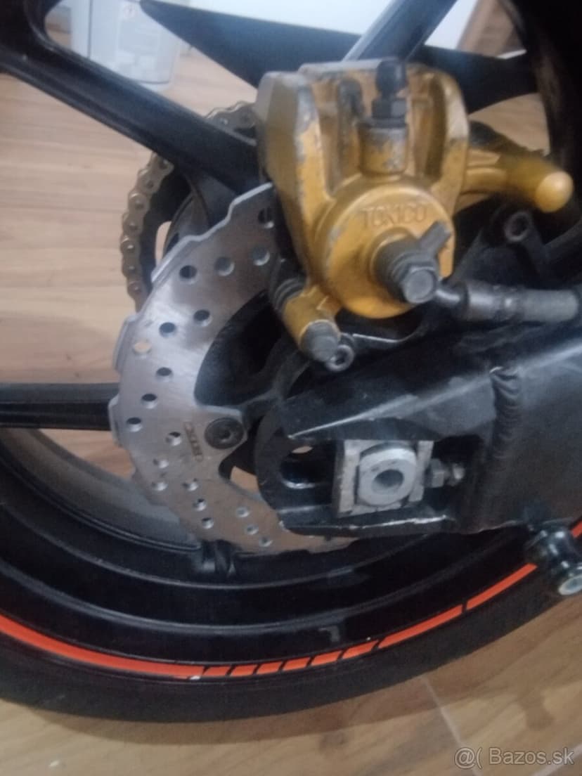Predám Kawasaki zx10r ninja 2004