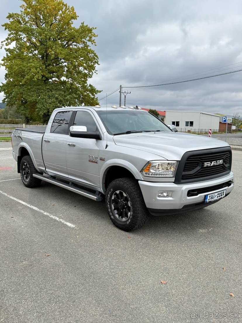 Dodge RAM 2500 HEAVY DUTY 6.4 V8 HEMI –Laramie—2016–