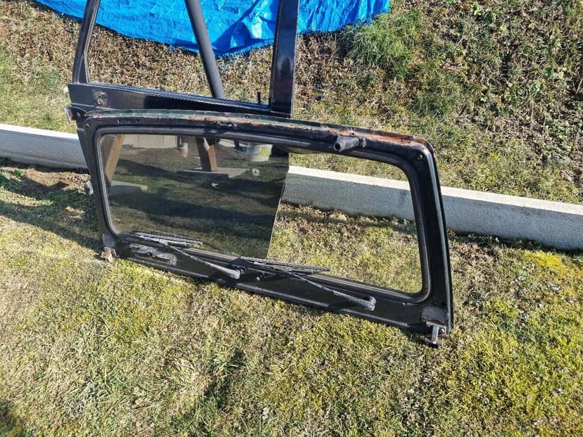 Predam na suzuki samurai chladiče, dvere, masky, skla