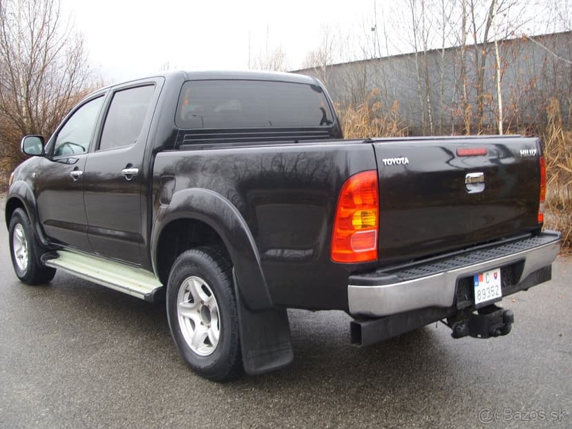 Toyota Hilux 2,5 D-4D 4x4 Zadná Uzávierka