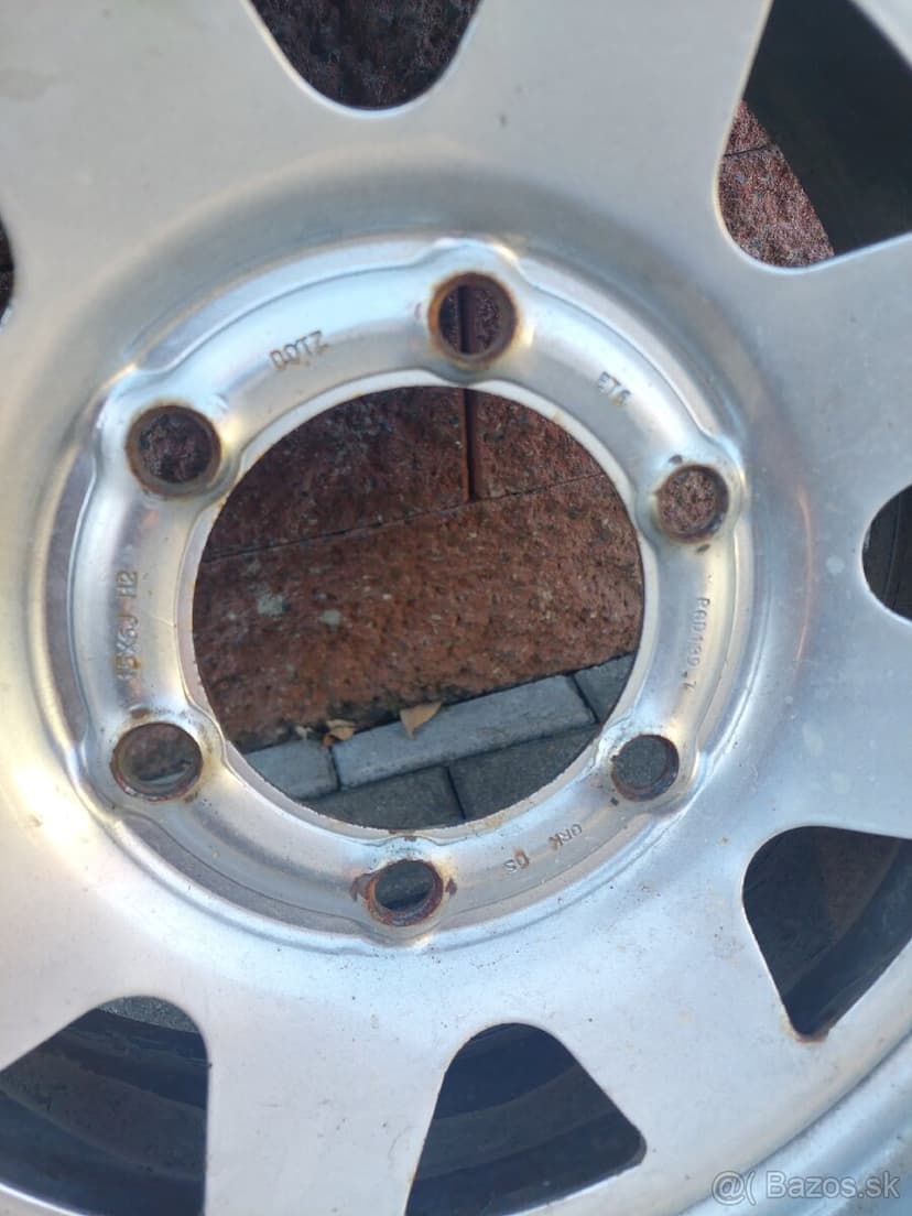 Bridgestone 265/70 r15 zimné na diskoch DOTZ 15x6j