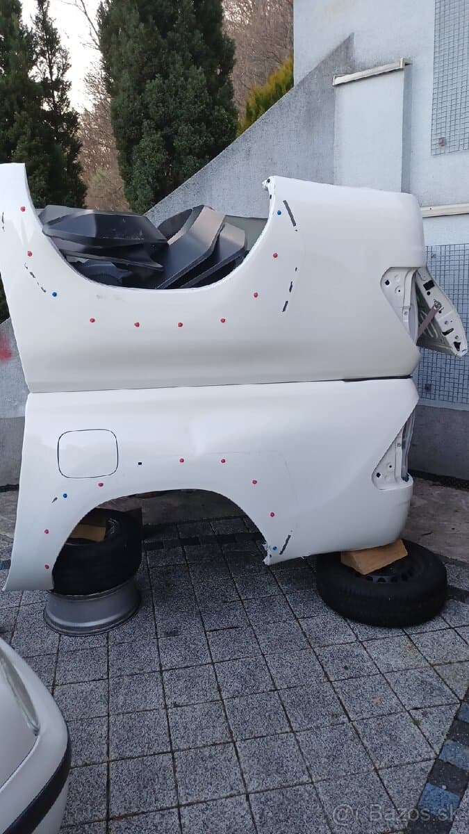 Toyota Hilux  vanička