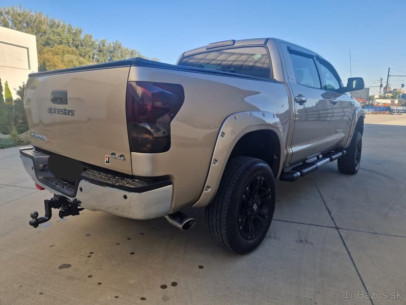 TOYOTA TUNDRA 5.7 V8 FORCE 295kw SK ŠPZ